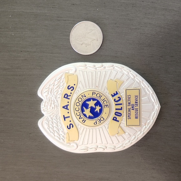 Resident Evil - STARS Badge Medallion limited edtion. - Picture 7 of 8